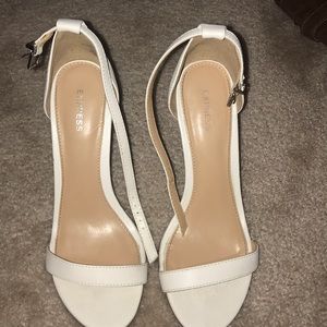 Express white wedges